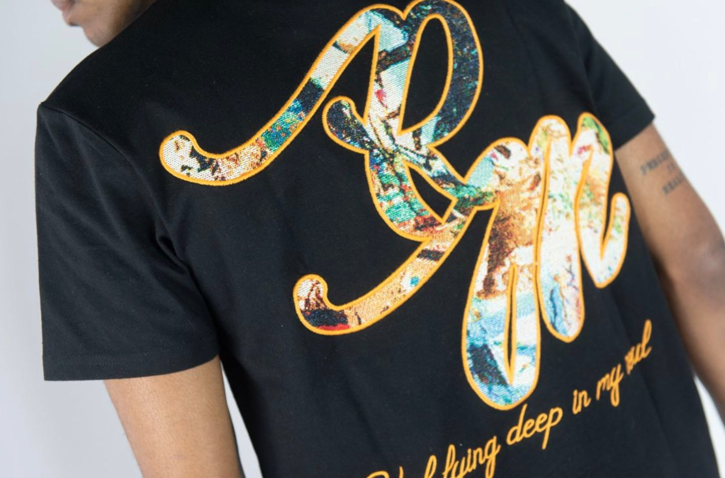 DEEP IN MY SOUL TAPESTRY TEE (2 COLORS)