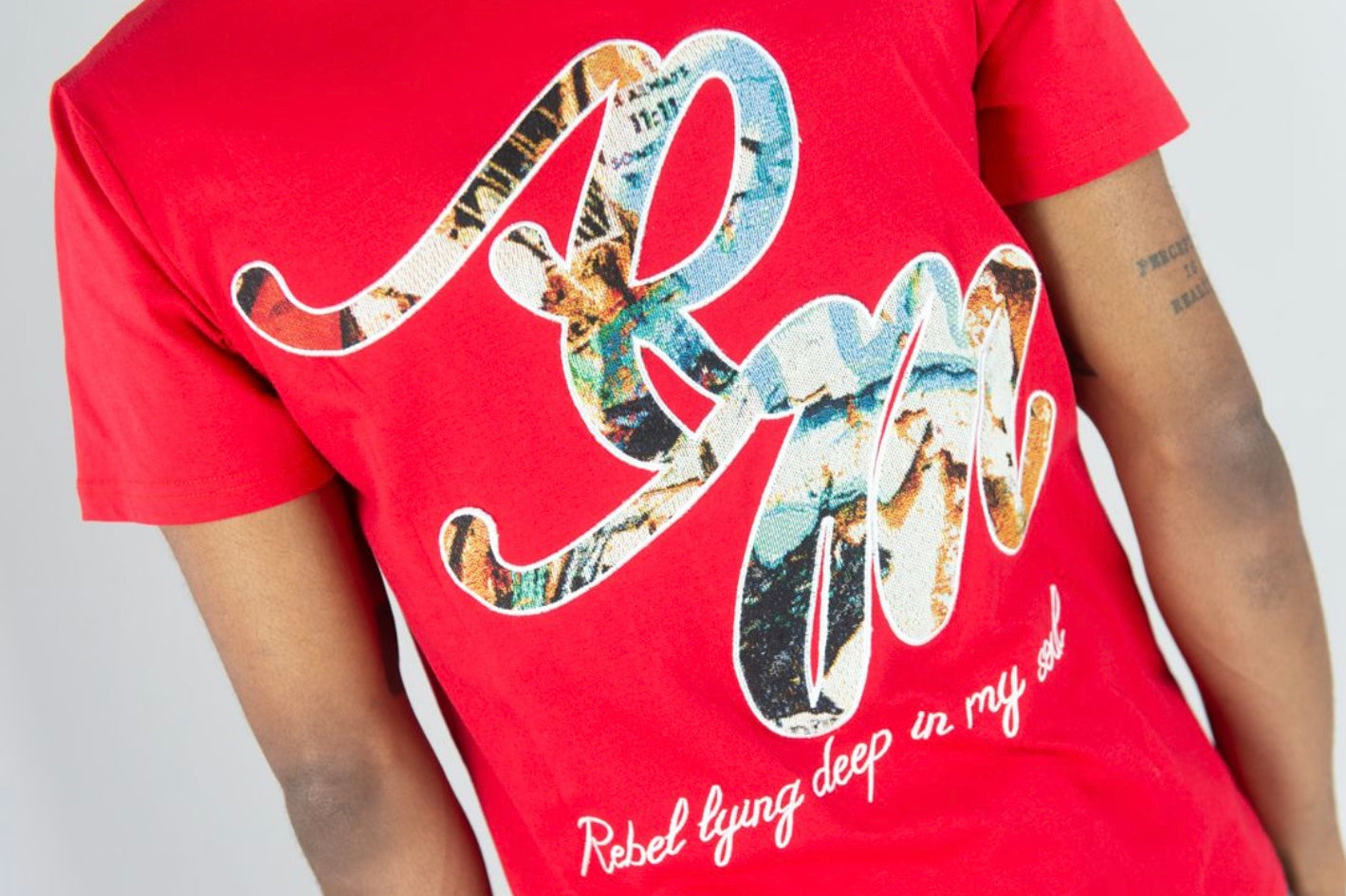 DEEP IN MY SOUL TAPESTRY TEE (2 COLORS)
